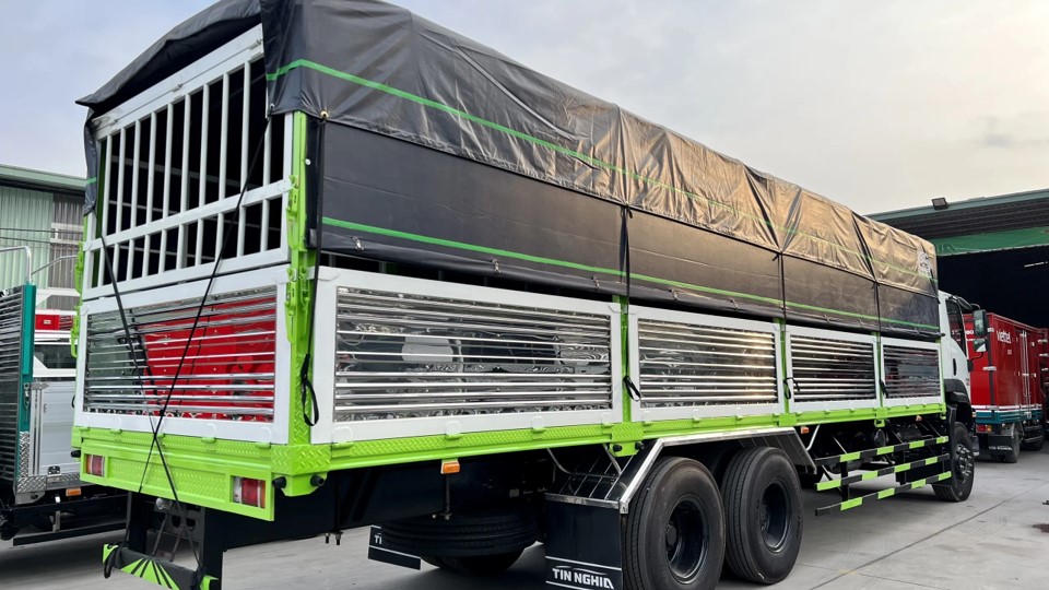 FVM34WE5 15 tấn thùng bạt