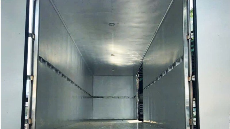 FVM34WE5 15 tấn thùng kín