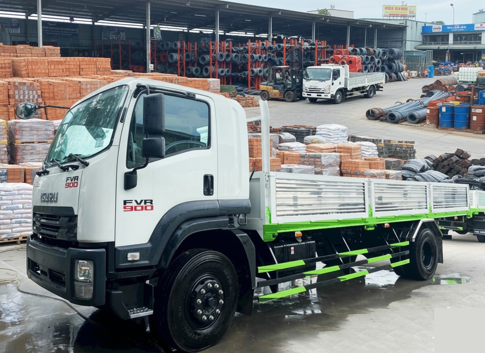 FVR34QE5 8.3 tấn thùng lửng