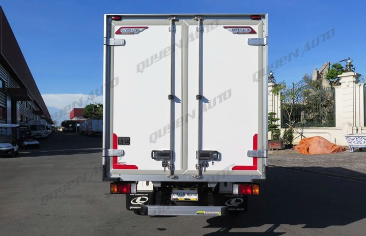 Isuzu 1.900 và 2.5 Tấn Đông Lạnh QKR 270