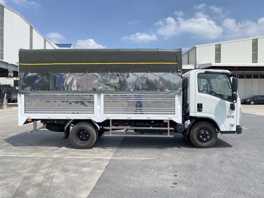 Isuzu QKR210 1.9 Tấn Thùng Bạt