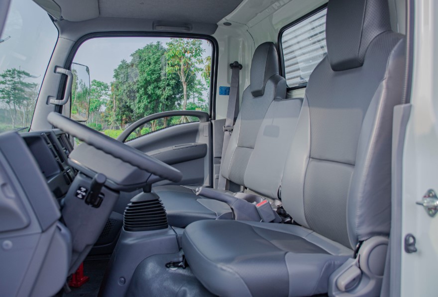 Isuzu QKR210 1.9 Tấn Thùng Bạt