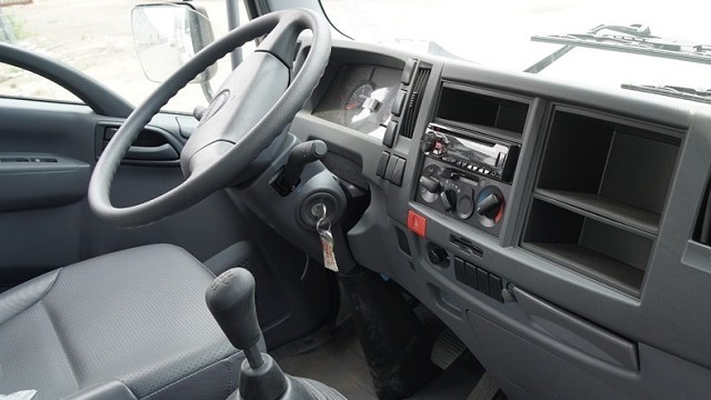 NQR75ME4 5.5 tấn thùng kín