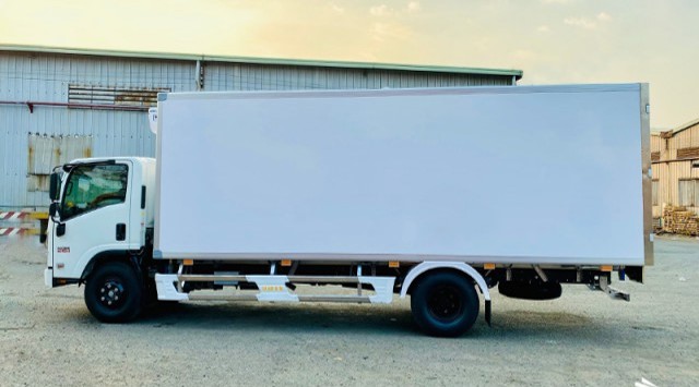 isuzu 5.0 tấn đông lạnh