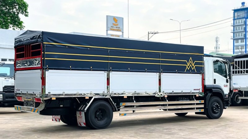 isuzu FVR34QE5 8.0 tấn thùng bạt