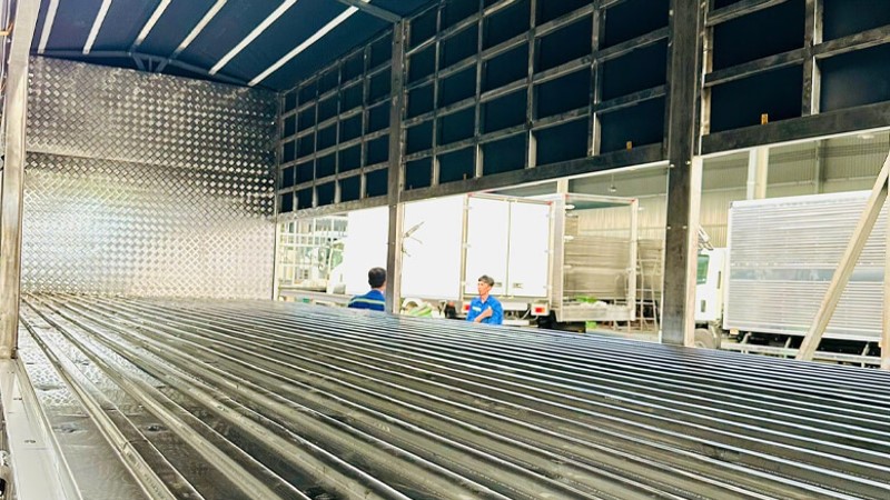 isuzu FVR34QE5 8.0 tấn thùng bạt