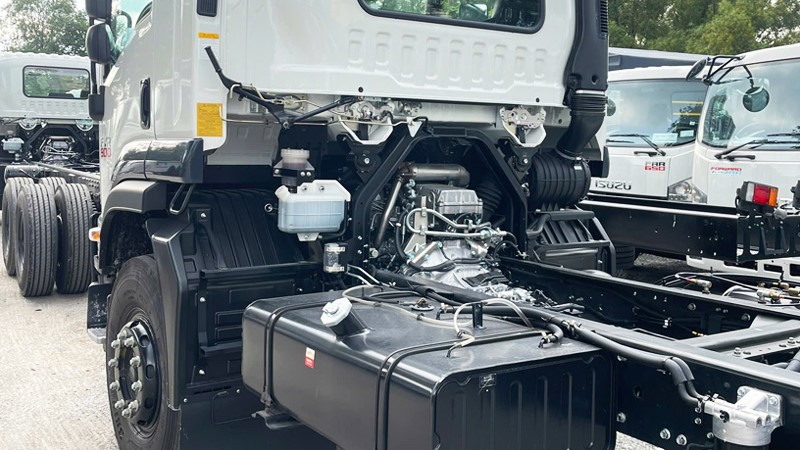 isuzu FVR34QE5 8.0 tấn thùng bạt