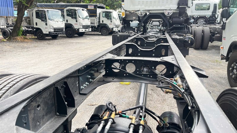 isuzu FVR34QE5 8.0 tấn thùng bạt