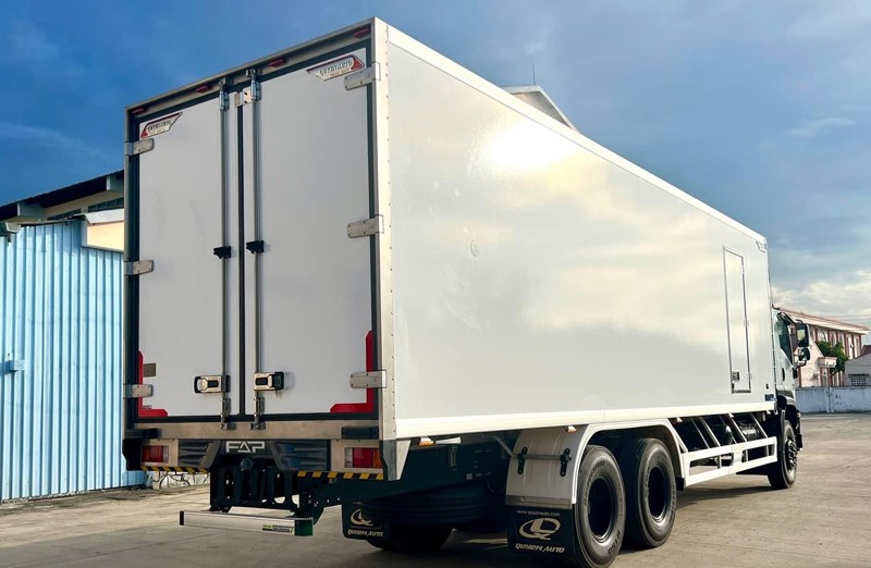 isuzu đông lạnh 15 tấn