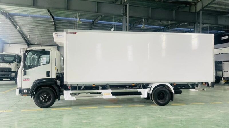 isuzu đông lạnh 6.5 tấn