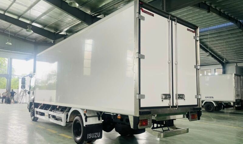 isuzu đông lạnh 6.5 tấn