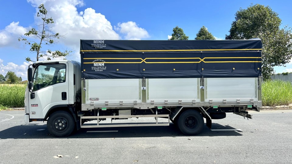 isuzu npr85ke5 3.5 tấn mui bạt