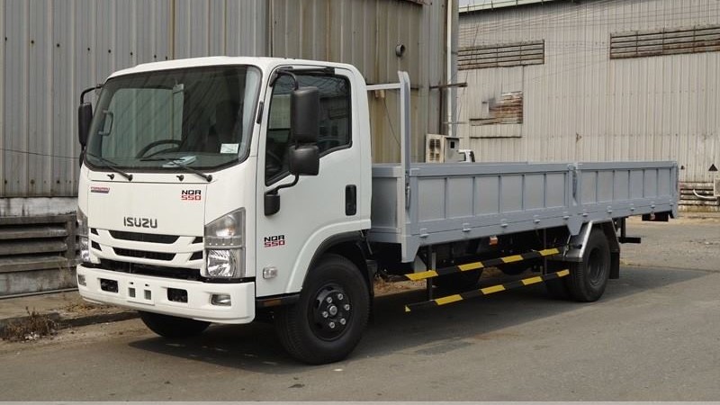 isuzu nqr75me4 6 tấn thùng lửng
