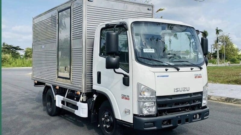 isuzu qkr 230 thùng kín