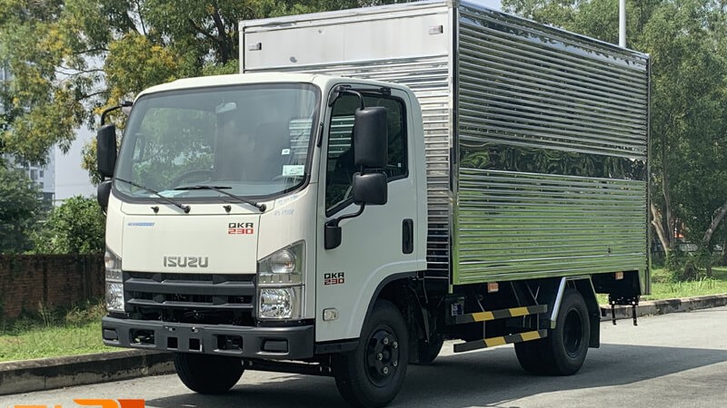 isuzu qkr 230 thùng kín