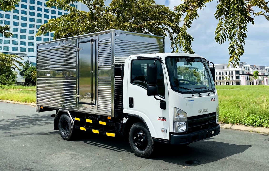 isuzu qkr 230 thùng kín