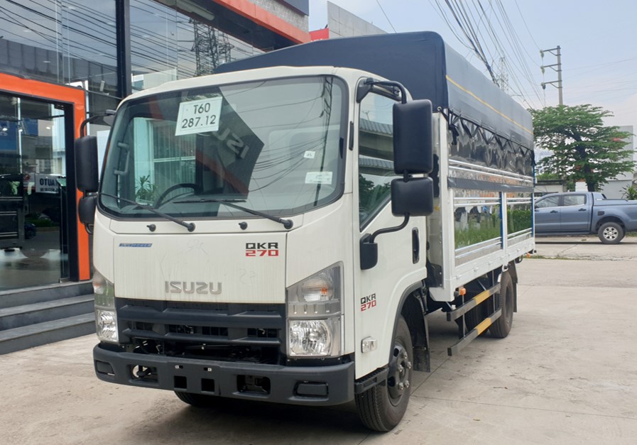 isuzu qkr 270 thùng bạt 4
