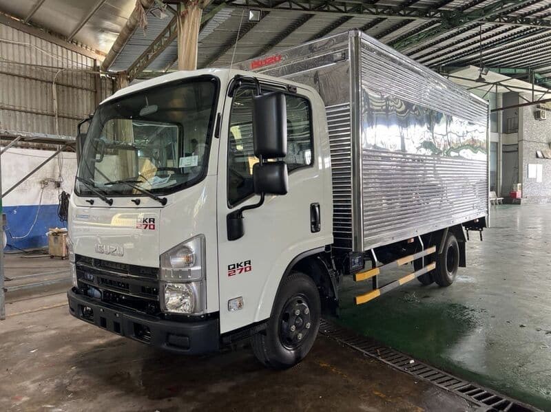 isuzu qkr 270 thùng kín