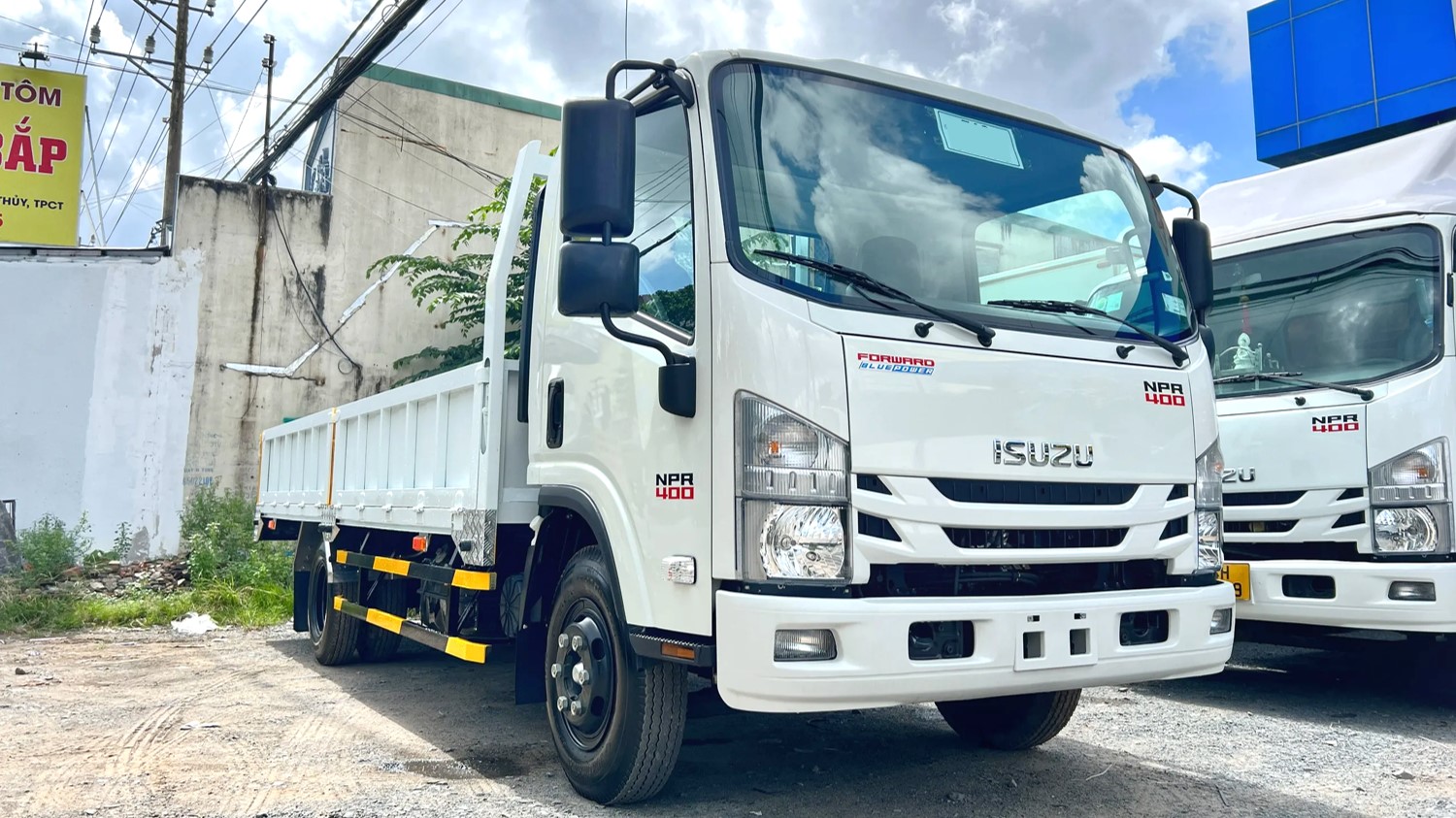 npr85ke5 4.2 tấn thùng lửng