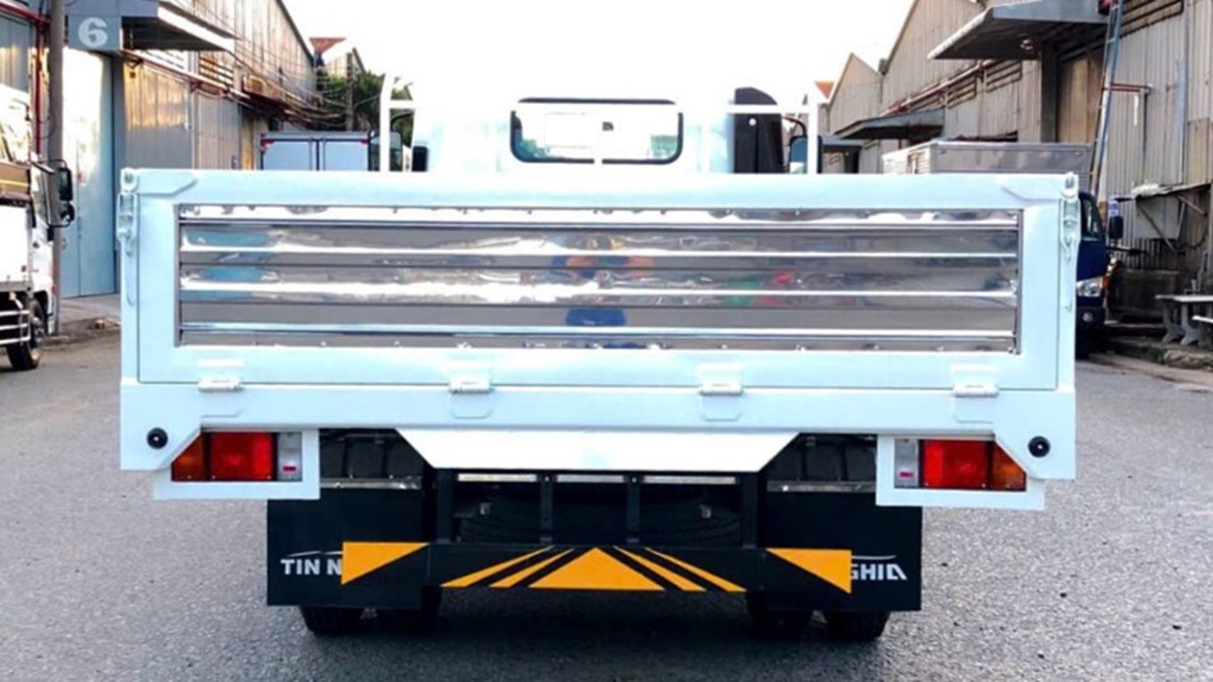 npr85ke5 4.2 tấn thùng lửng